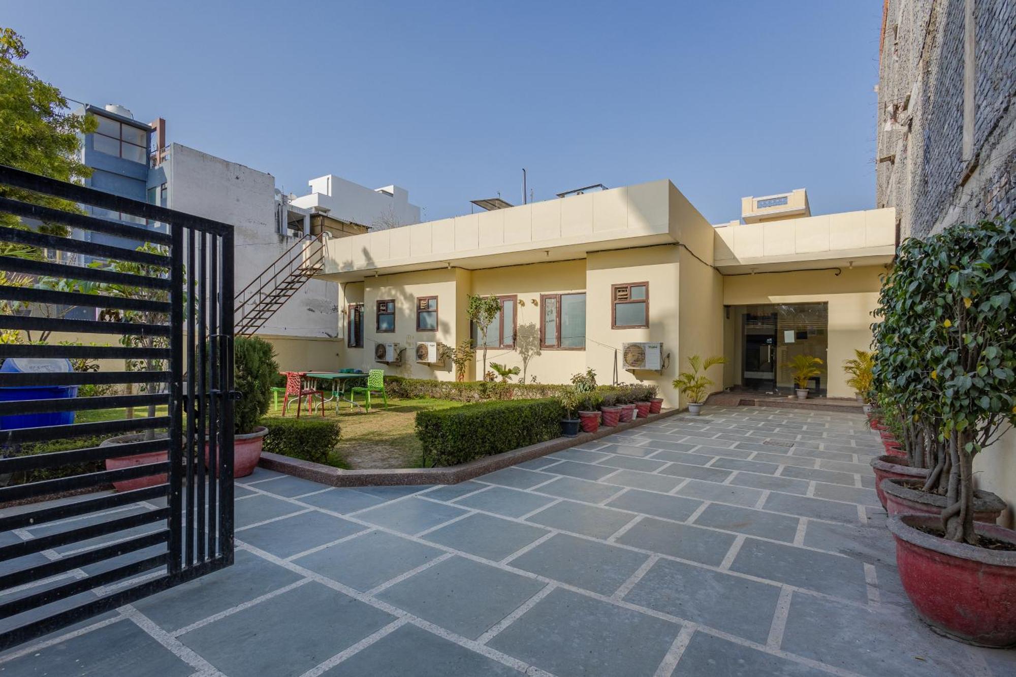 Lime Tree Studio Near Fortis Gurgaon Eksteriør billede